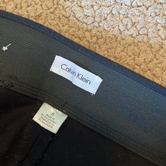 Calvin Klein size 6 stretch pants - Picture 2 of 8